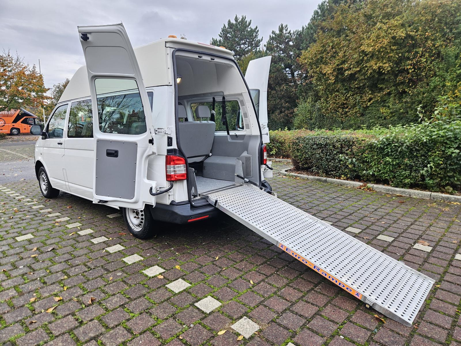 Volkswagen T5 2.0TDI L2H2 8Sitze Behinderten Rampe Klima SH