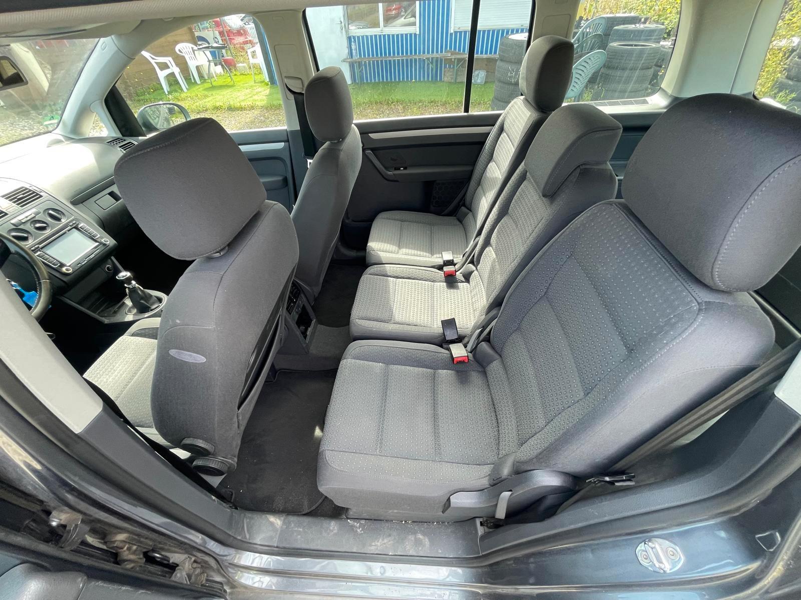Volkswagen Touran 2004 — photo 14