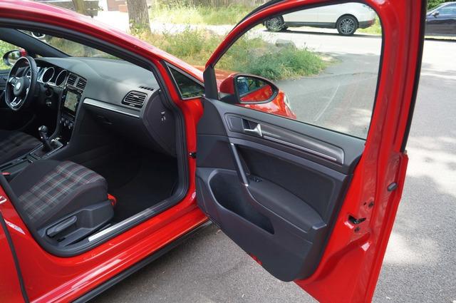 Volkswagen Golf VII GTI Performance ACC-LED-Carplay-Sitzh.