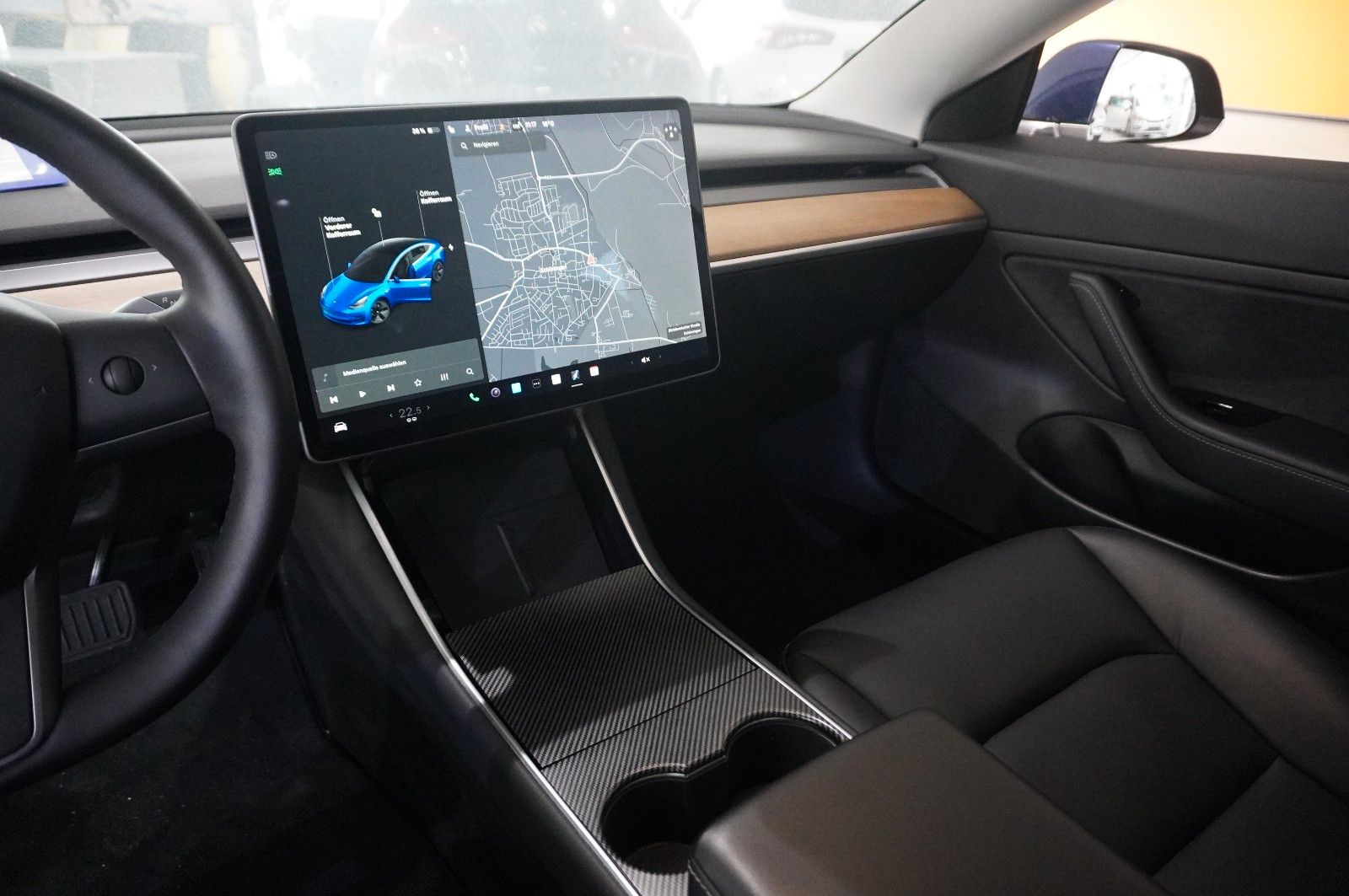 Fahrzeugabbildung Tesla Model 3 Standard Range Plus NAVI/KAMERA/SH/PANO