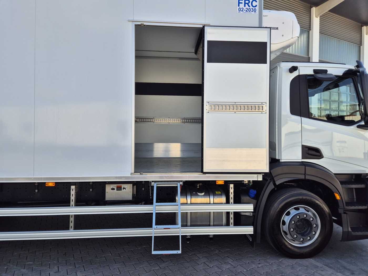 Fahrzeugabbildung Iveco S-Way AD190S40/FP ThermoKing T-1200R LBW Tür AHK