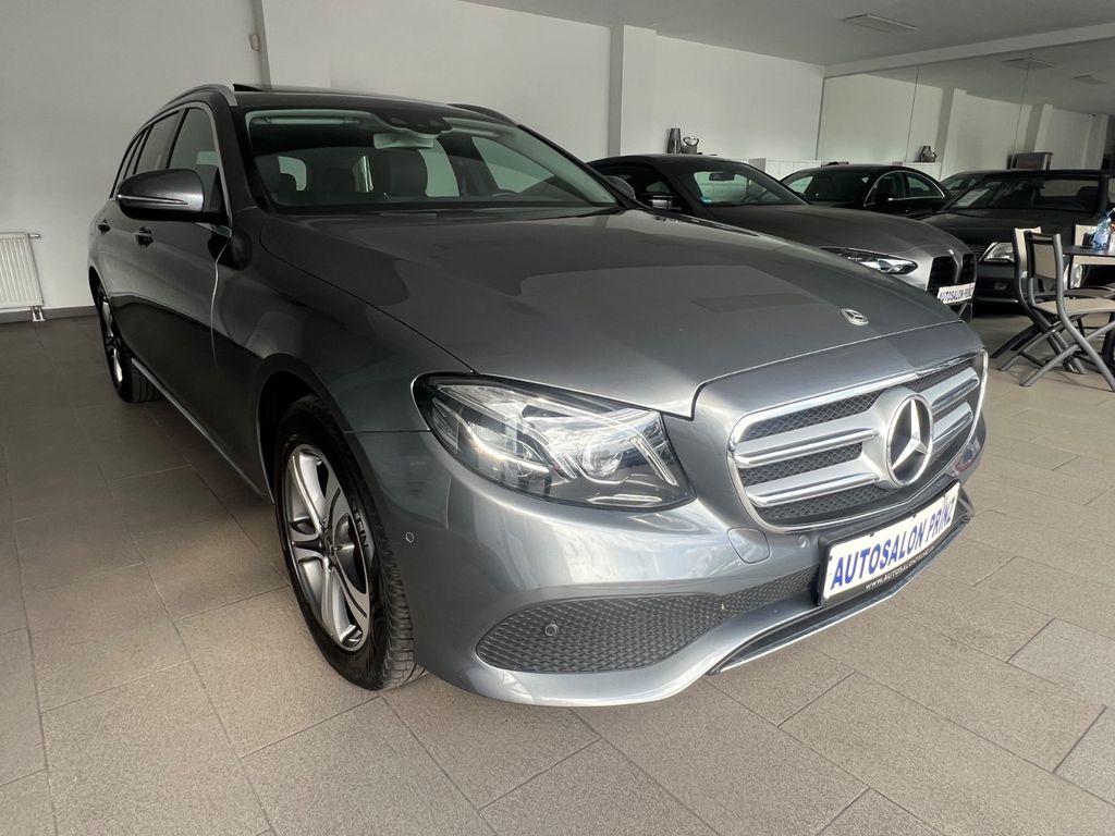 Image of Mercedes-Benz E 220