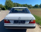 Mercedes-Benz 200 E  Limousine  - Mercedes 200 mit Schiebedach
