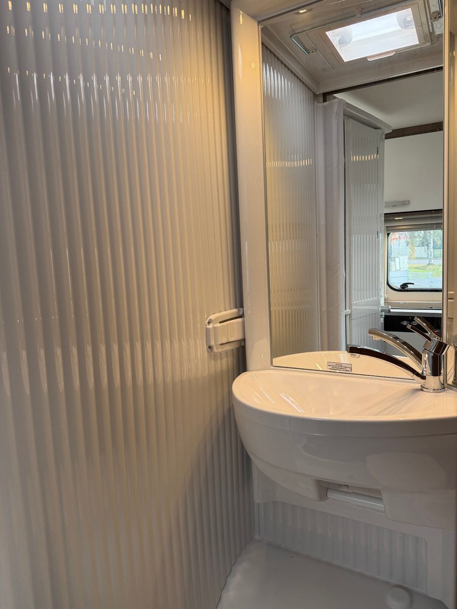 Fahrzeugabbildung Carado V-132 pro+ 7.822 € SPAREN !