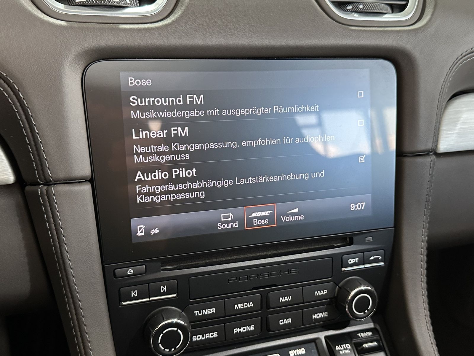 Porsche Boxster 718 Leder BOSE R.Cam Navi Sitzbelüftung foto 19