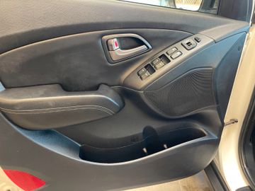 Hyundai ix35 Style AWD *1.HAND*AHK*BI-XEN*KAM*NAVI*