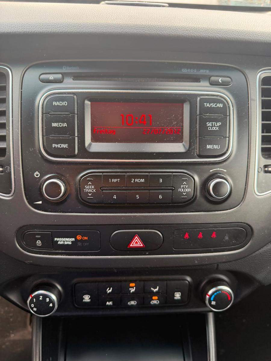 Kia Carens 2014 — photo 17