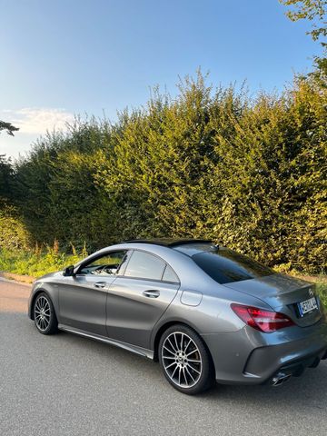 MERCEDES-BENZ Mercedes Benz CLA 200