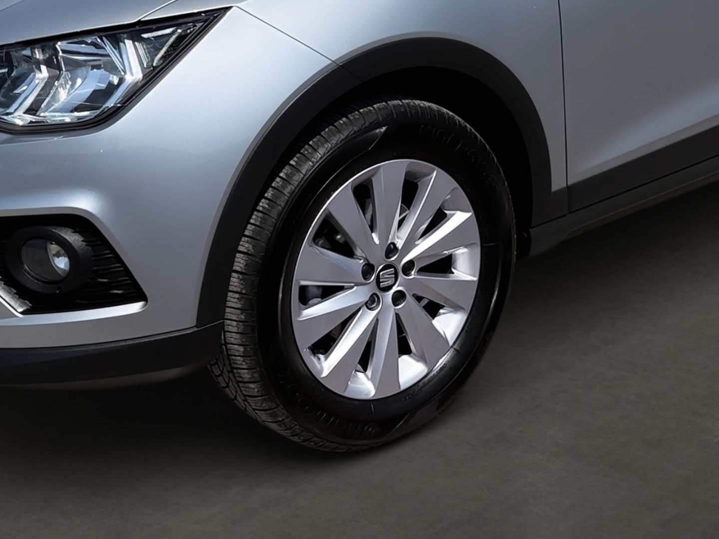 Fahrzeugabbildung SEAT Arona 1.0 TSI Style Sitzheizung Allwetterreifen