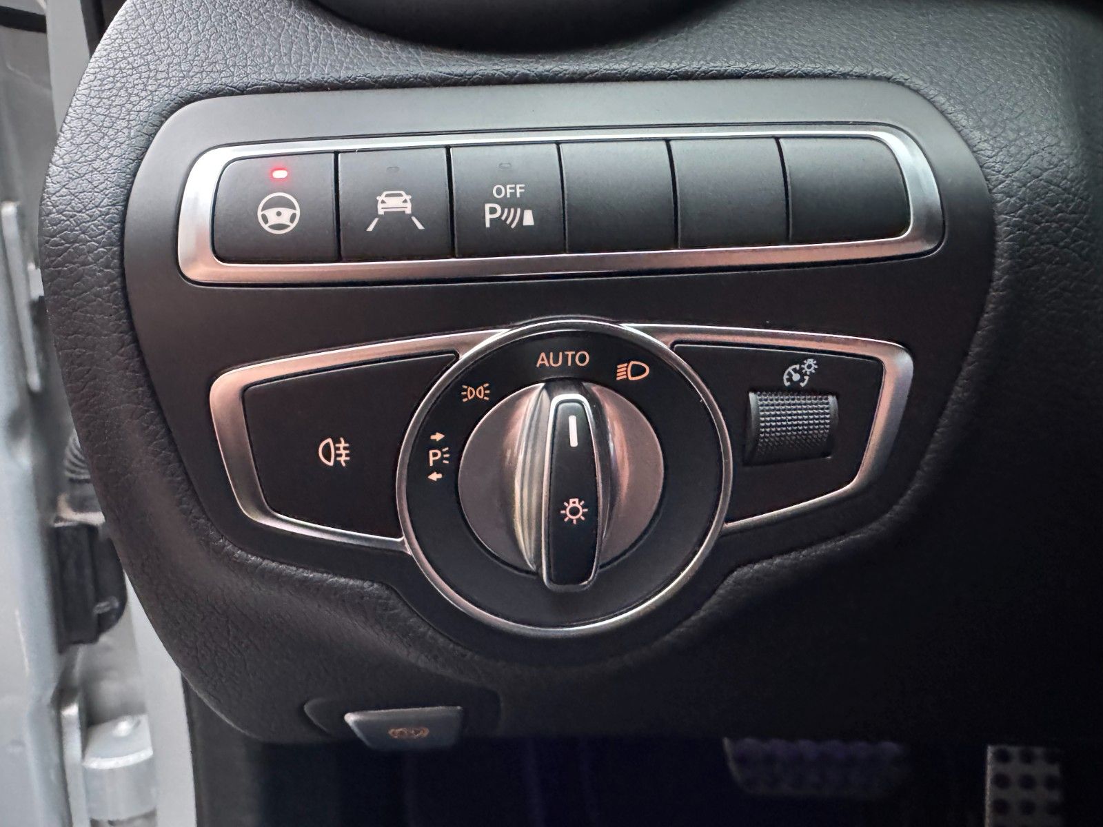 Fahrzeugabbildung Mercedes-Benz C 63 AMG T Pano+Burmester+Distr+Memory+RFK