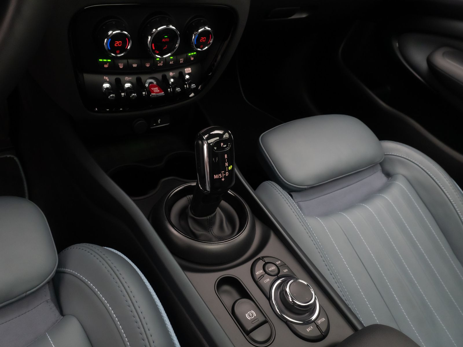 Fahrzeugabbildung MINI John Cooper Works Clubman ALL4 HUD Kamera VOLL
