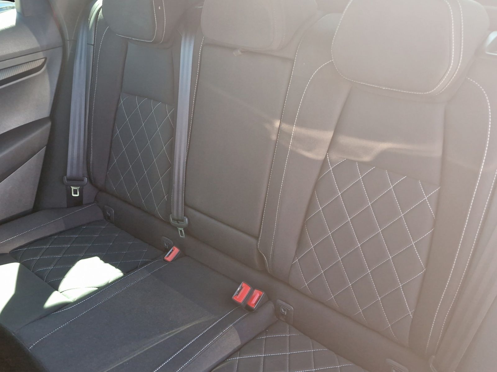 Fahrzeugabbildung SKODA Karoq Sportline 4x4 2.0 TDI LED AHK SHZ ACC