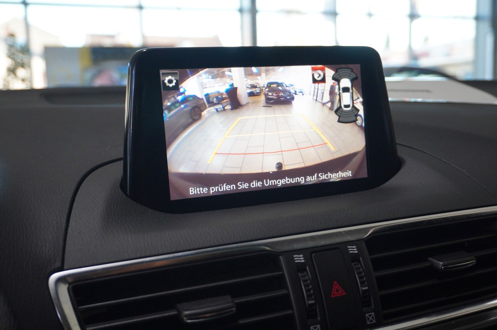 Fahrzeugabbildung Mazda 3 Lim. 2.0 OPTIMUM NAVI/LED/KAMERA/TEMP./HUD/AHK