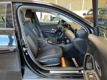 Mercedes-Benz A 180 d  *TACHODIGITAL*MBUX*NAVI*KAM*1.HAND*