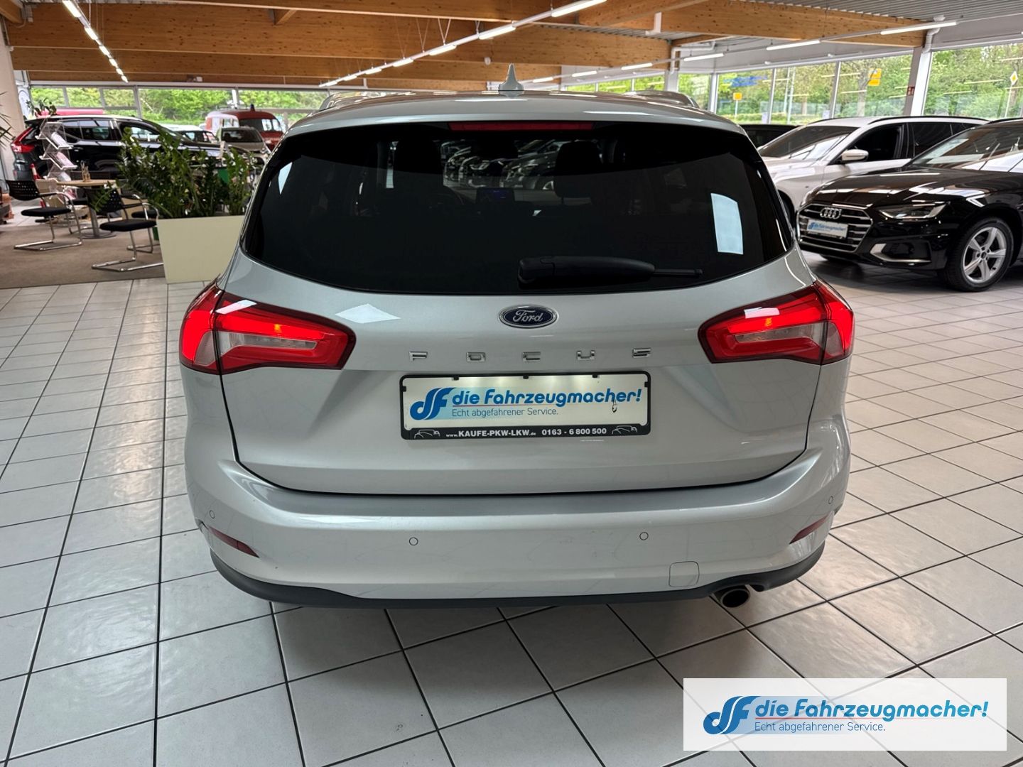 Fahrzeugabbildung Ford Focus Turnier Cool & Connect 1.0 EcoBoost EU6d-T