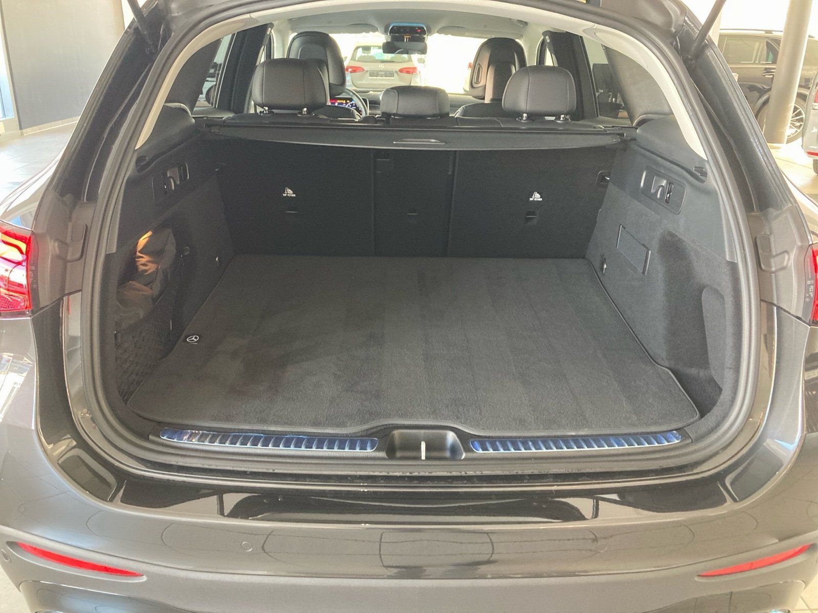 Fahrzeugabbildung Mercedes-Benz GLC 200 4M AMG*AHK*20"*360*HUD*Night*DIGITAL*