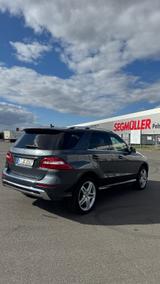 Mercedes-Benz ML 350 BlueTEC 4MATIC - AMG-Paket - Mercedes-Benz ML 350 von privat