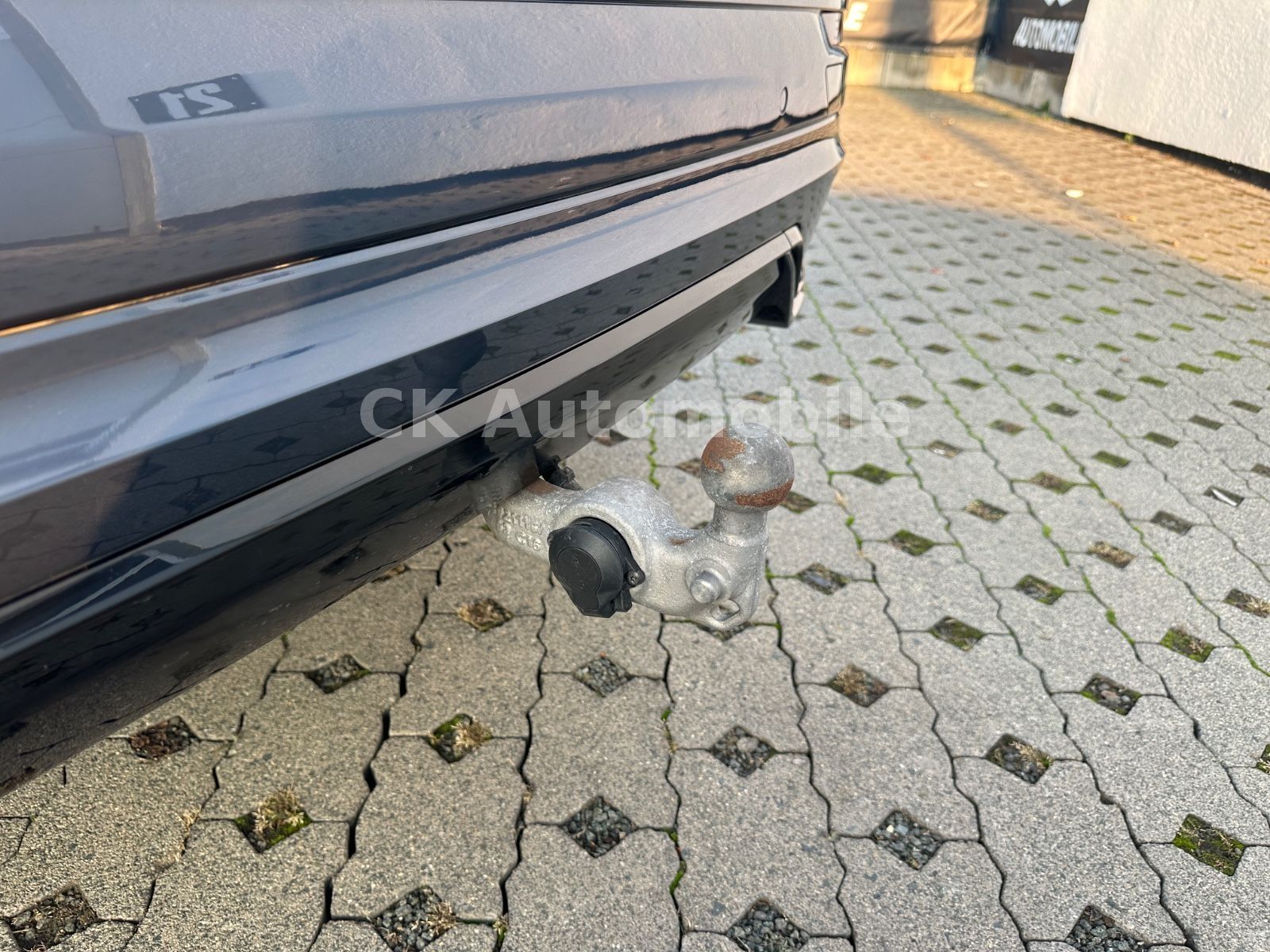 Fahrzeugabbildung Volvo XC60 B4 Plus Dark AWD/BLIS/Navi/LED/Kamera/AHK