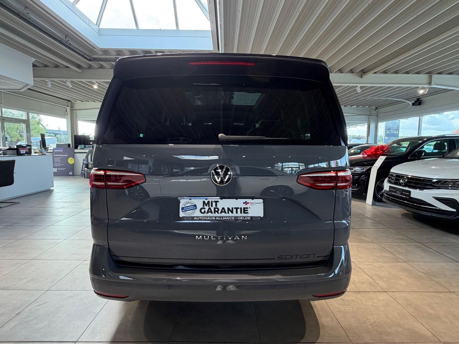 Volkswagen T7 Multivan Edition lang 7-Sitzer Matrix-LED foto 4