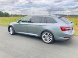Skoda Superb 2.0 TDI 190PS DSG Style Matrix SHZ AHK - Skoda Superb mit Diesel-Antrieb: Grau