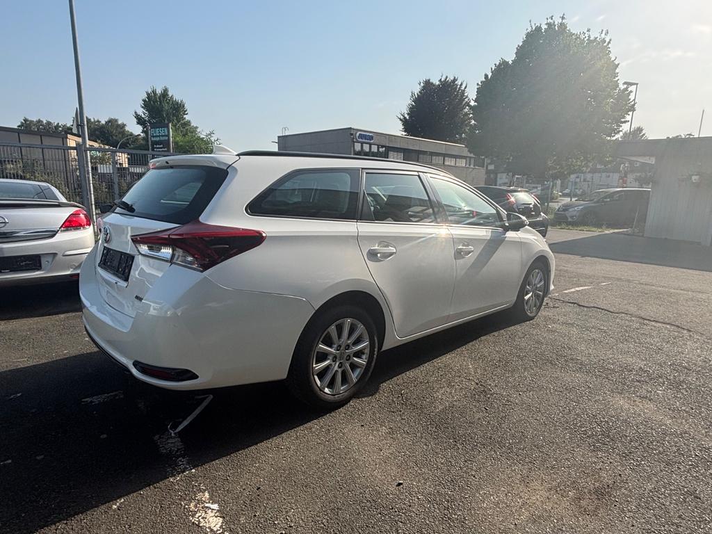 Toyota Auris Touring Sports