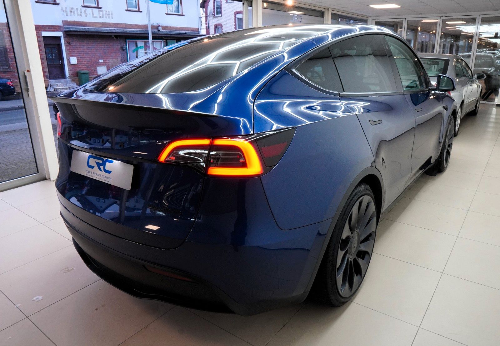 Fahrzeugabbildung Tesla Model Y Performance Dual AWD *MwSt*Carbon
