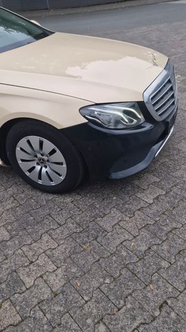 MERCEDES-BENZ E 200 d Autom. -