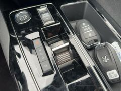 Foto Nummer 18: PEUGEOT 3008