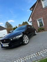 Jaguar XE Prestige Automatik Prestige 180PS - Jaguar XE in Hamburg