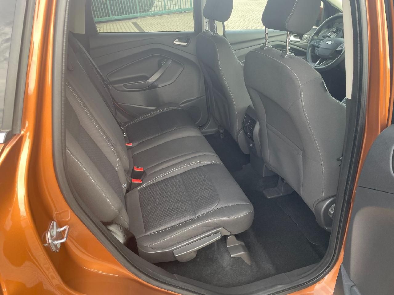 Fahrzeugabbildung Ford Kuga Winterpaket, Navi, Klimaautom.