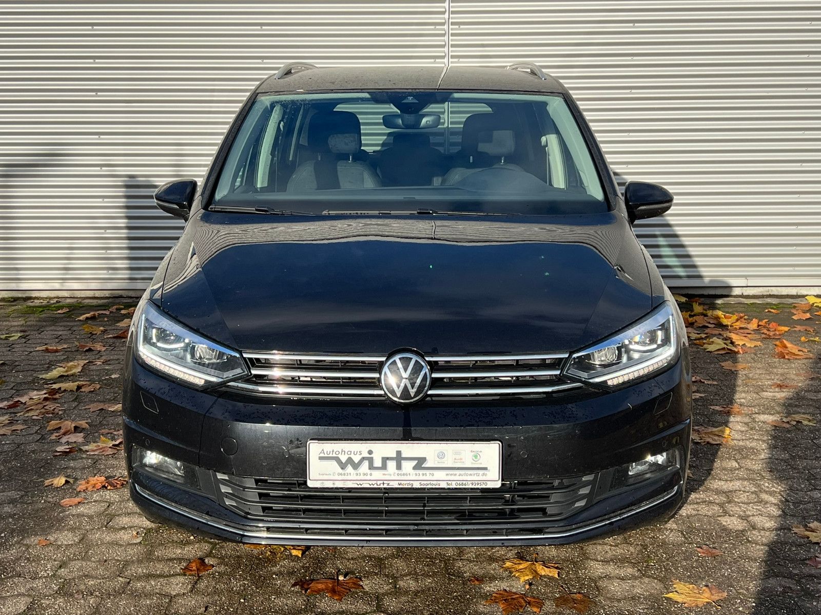 Fahrzeugabbildung Volkswagen Touran 1.4 TSI DSG Navi LED ACC