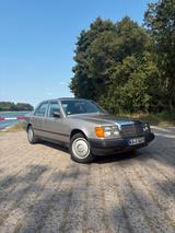 Mercedes-Benz E 230 W124 - Mercedes-Benz W124 aus dem Jahr 1988