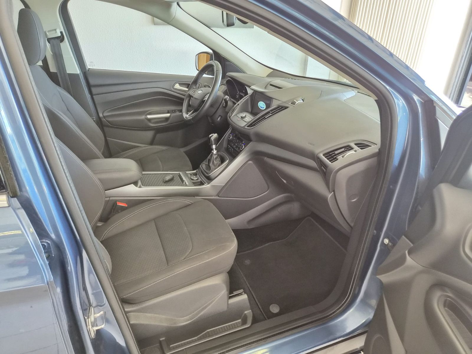 Fahrzeugabbildung Ford Kuga Cool & Connect / NAVI /