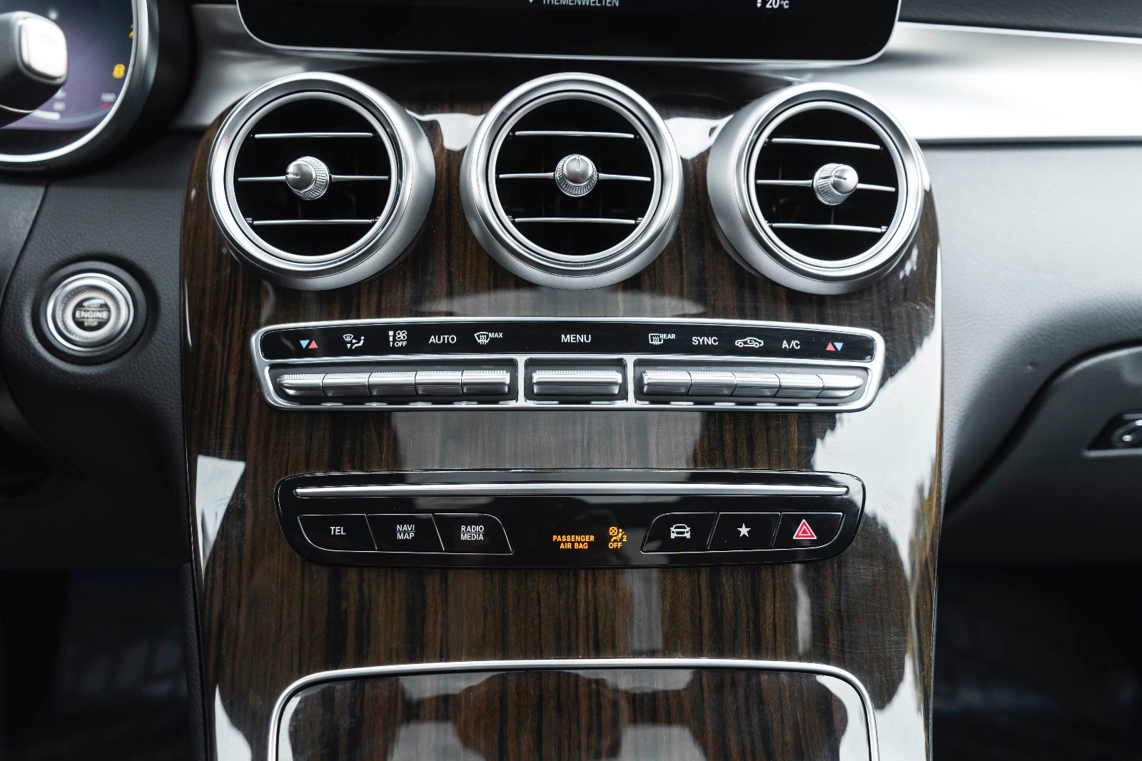 Fahrzeugabbildung Mercedes-Benz GLC 300 4Matic 360° LED TOTW PANO