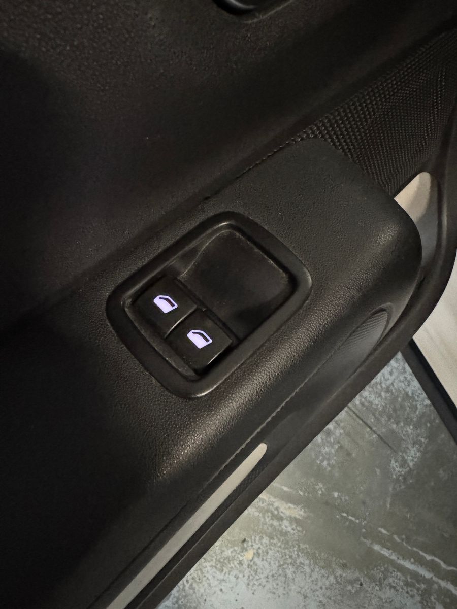 Fahrzeugabbildung Citroën C3 1.6 HDI FEEL COLOR STYLE PAKET NAVI LED VOLL