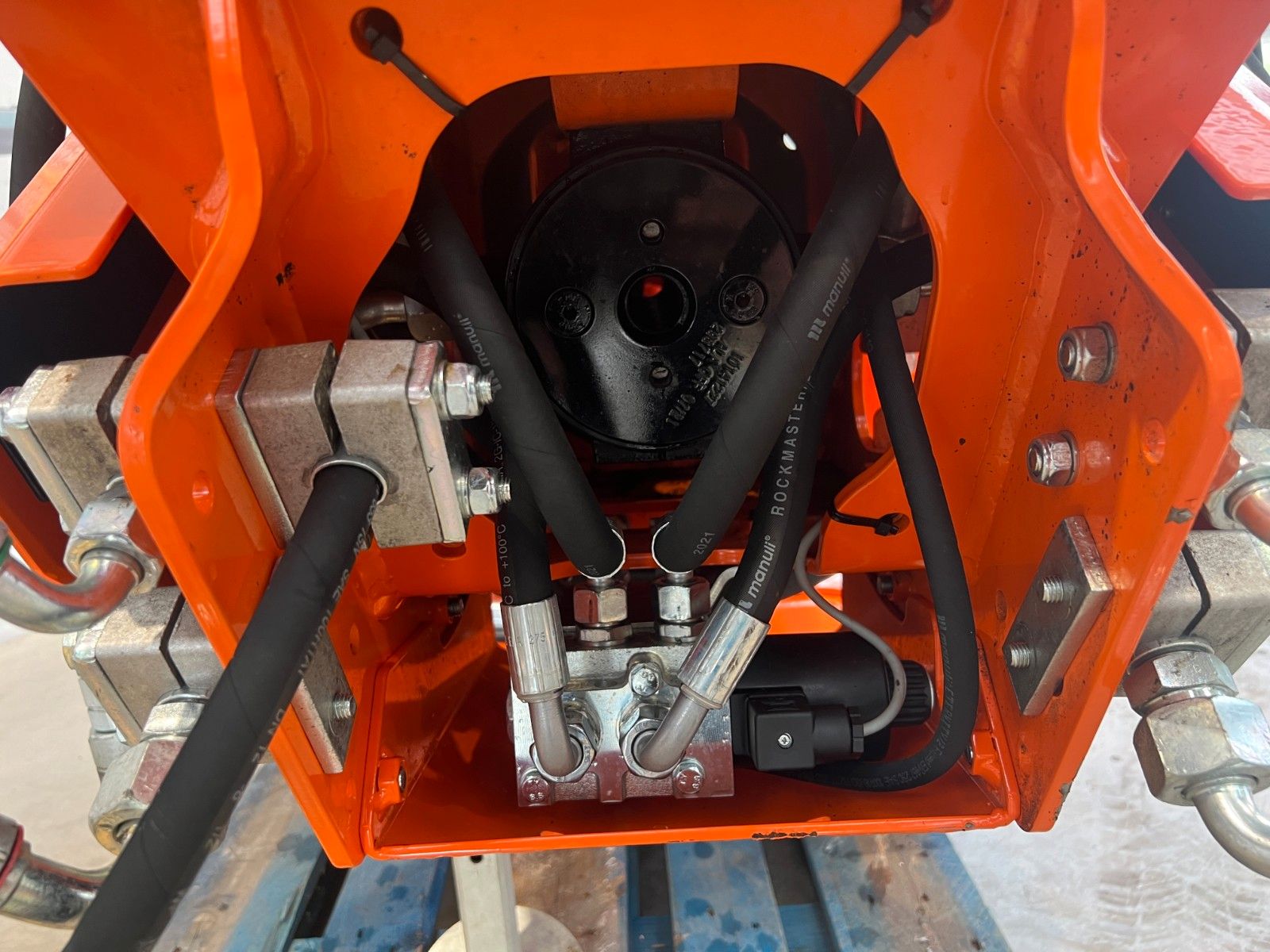 Fahrzeugabbildung Andere Westtech C250 Fällgreifer Tiltator Sammler MS10