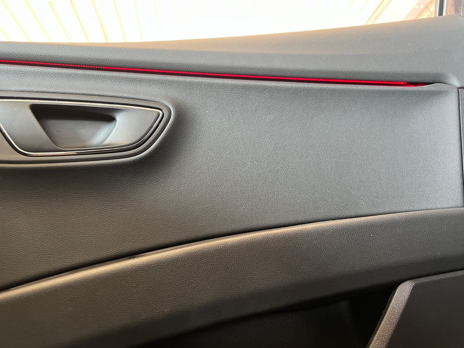 Fahrzeugabbildung SEAT Leon ST FR *LED*NAVI*BLUETOOTH*SITZHEIZUNG*
