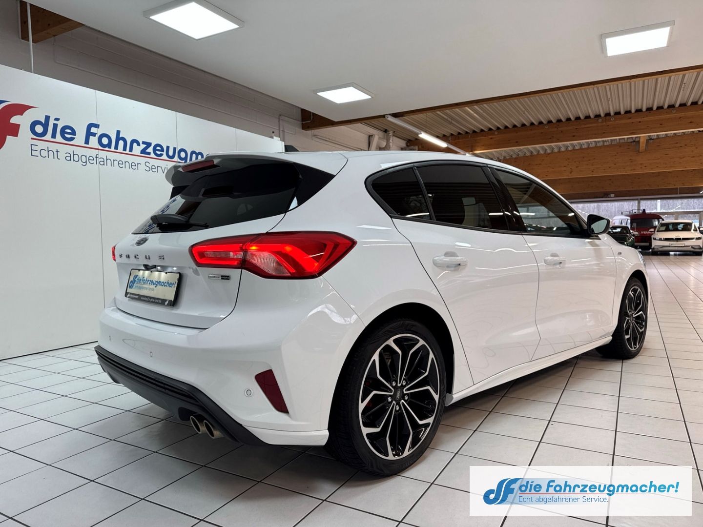 Fahrzeugabbildung Ford Focus ST-Line X AD Navi Digitales Cockpit LED Bl