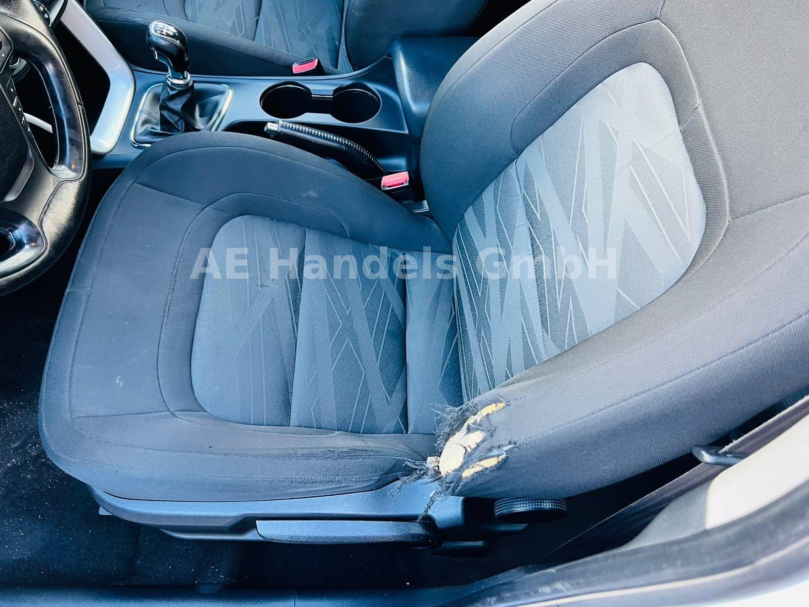 Kia cee'd 2014 — photo 22