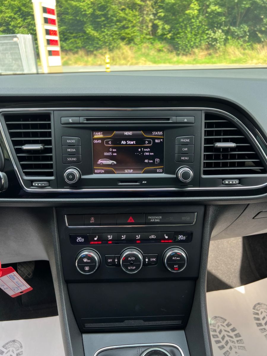 Fahrzeugabbildung SEAT Leon ST Style *SITZHEIZUNG* ROLLO *1.HAND*