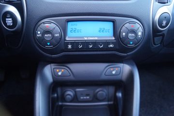 Hyundai ix35 Style 2.0 Style PANORAMADACH-NAVI-KAMERA-WR