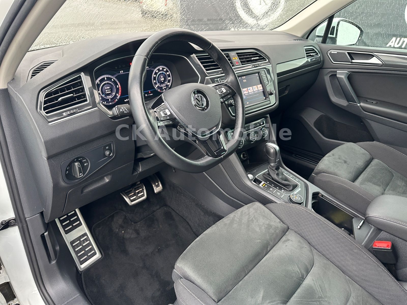 Fahrzeugabbildung Volkswagen Tiguan Highline DSG 2.0TDI 4Motion/Head-Up/Pano