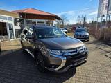 Mitsubishi Plug-in Hybrid Outlander PLUS 2.0 MIVEC 4WD - Mitsubishi Plug-in Hybrid Outlander mit Hybrid-Antrieb: Geländewagen, Automatik