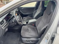 SKODA Superb Combi 2.0 TDI Sportline DSG SKODA Superb Combi 2.0 TDI Sportline DSG