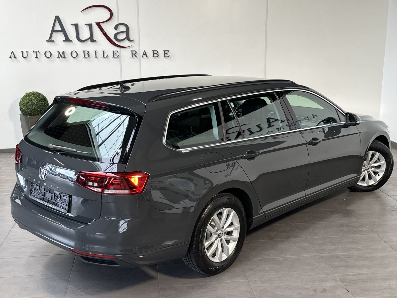 Fahrzeugabbildung Volkswagen Passat Variant 2.0 TDI DSG Business NAV+LED+ACC