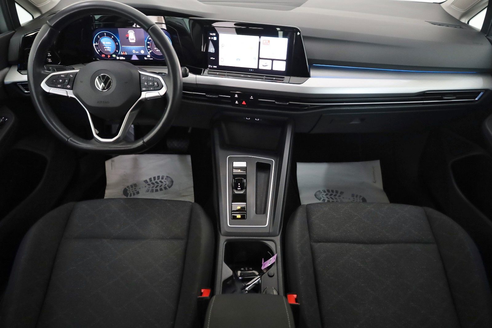 Fahrzeugabbildung Volkswagen Golf VIII Variant Life Navi,LED,PDC,Lane/Front A