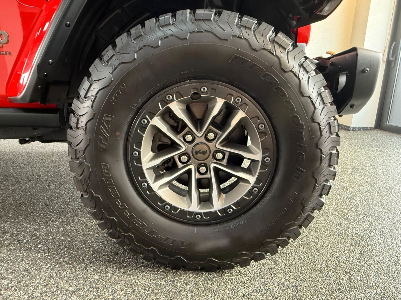 Fahrzeugabbildung Jeep RUBICON 392-6.4L HEMI V8-AHK 3500KG-35"