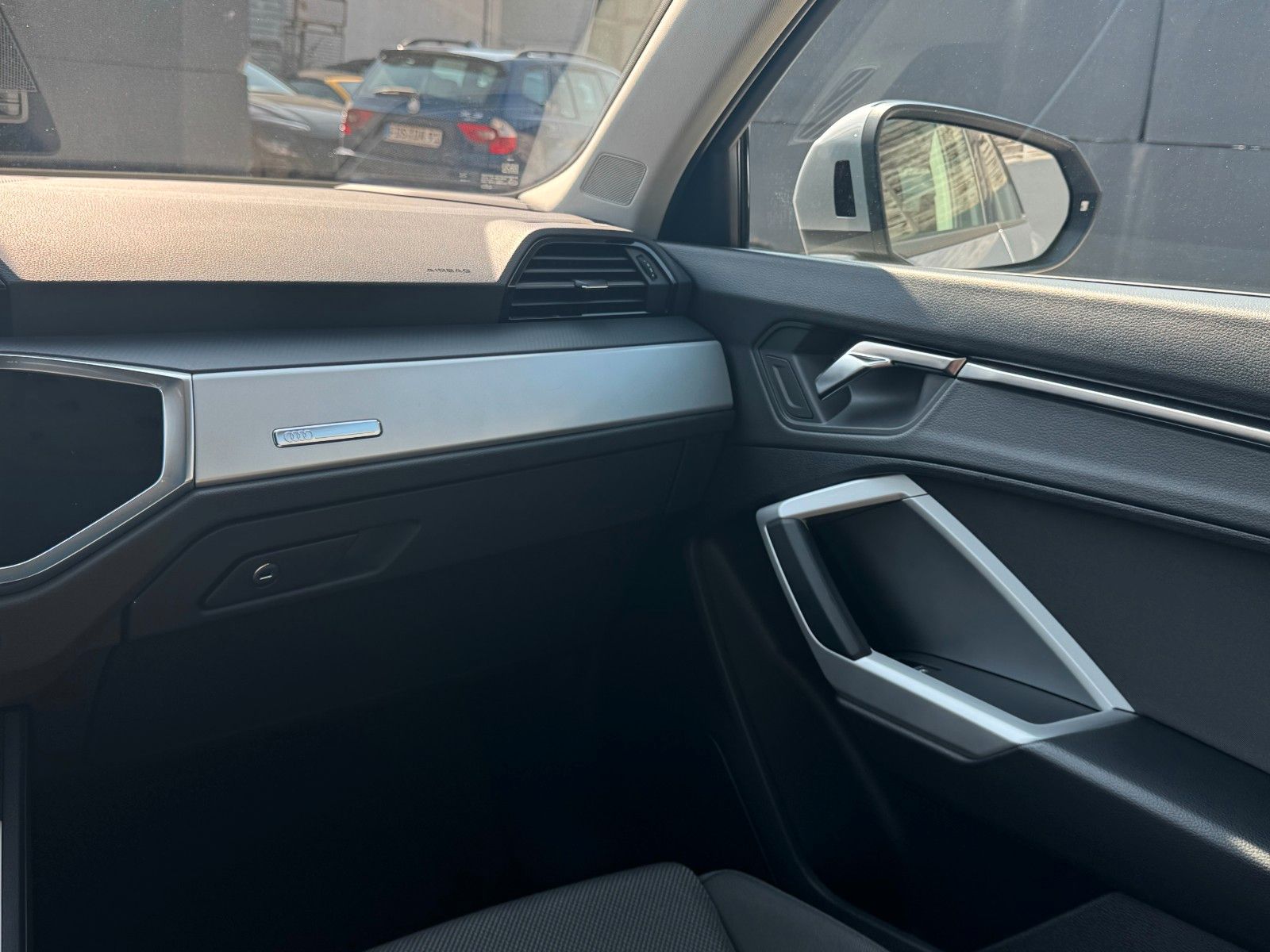 Fahrzeugabbildung Audi Q3 45 TFSI e S tronic Sonos Virtual Pano CAM ACC