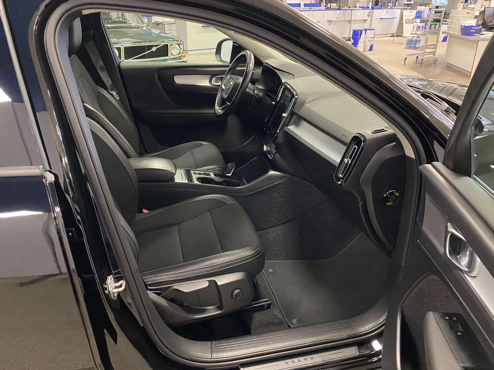 Fahrzeugabbildung Volvo XC40 KLIMA+RFK+PDC+NAVI+SITZHEIZ+4x4+AHK+ALU+LED