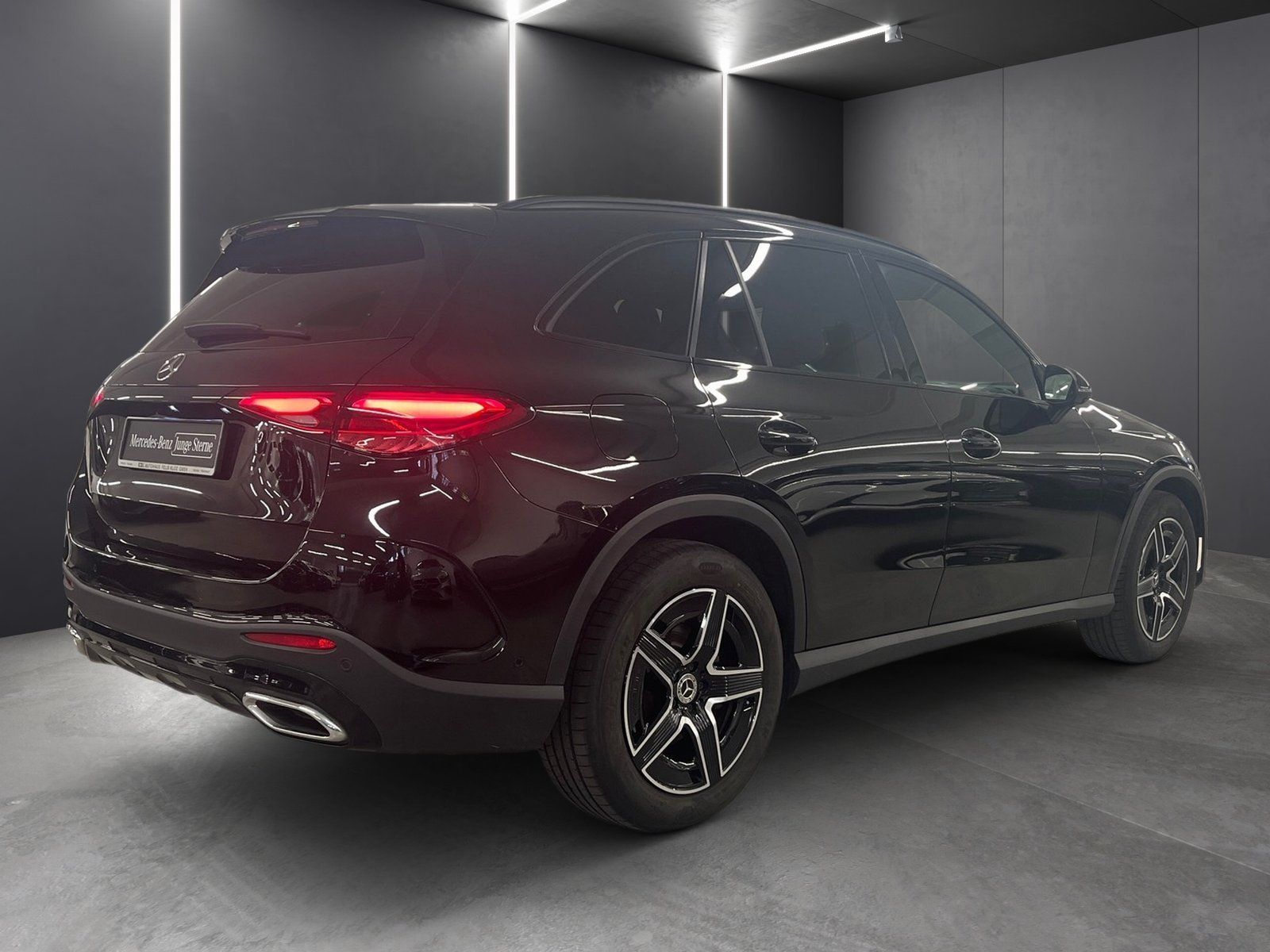 Fahrzeugabbildung Mercedes-Benz GLC 200 4M AMG*AHK*Distro*360°*Pano*Night*LED*